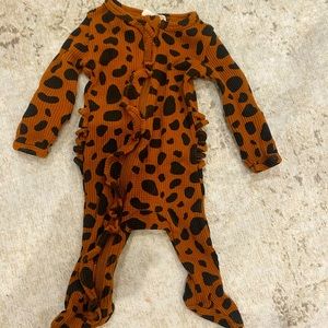 SpearmintLOVE Ruffle baby sleeper